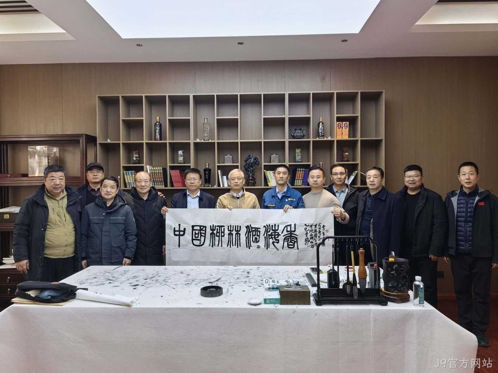  中国文化产业战略协会副主席李羊民一行莅临J9官方网站参观交流